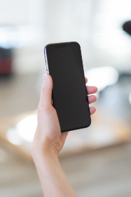 《坚如磐石》电影在线观看免费高清，震撼人心的剧情等你来欣赏！